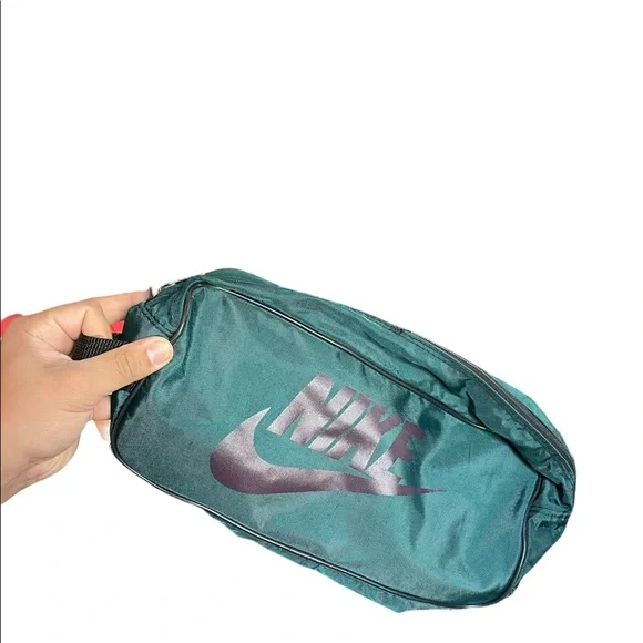 Green Nike essential travel bag - Picture 1 of 4